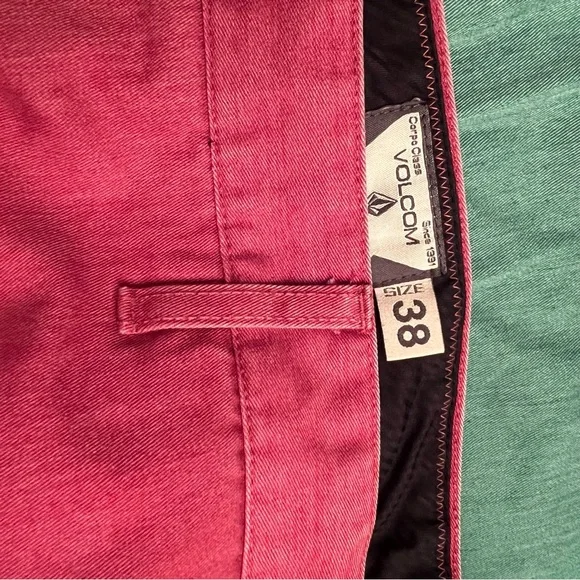 Volcom men’s shorts red size 38 - Picture 7 of 8